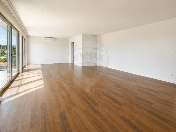 Apartamento T4 para Venda em Cidade da Maia