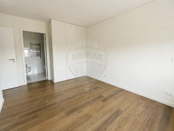 Apartamento T4 para Venda em Cidade da Maia
