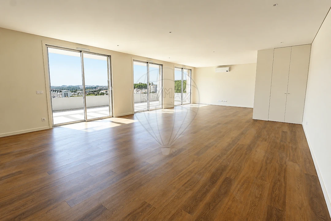 Apartamento T4 para Venda em Cidade da Maia Foto 10