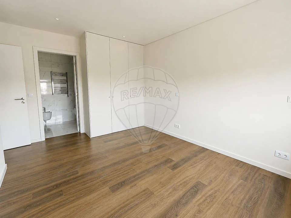 Apartamento T4 para Venda em Cidade da Maia Foto 29