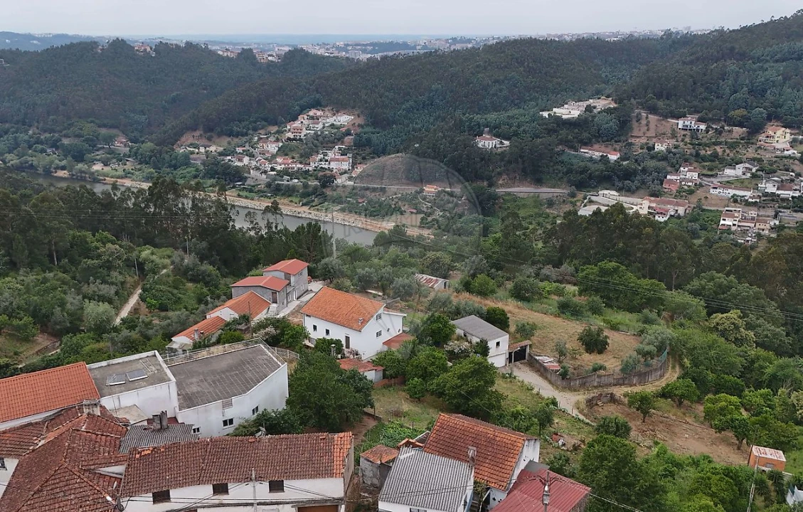 Terreno para Venda em Torres do Mondego Foto 1