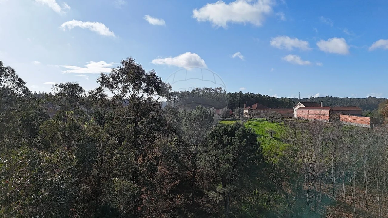 Terreno para Venda em Carnide Foto 1