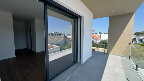 Moradia T4 para Venda em Fernao Ferro