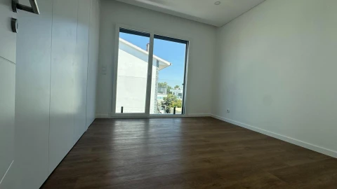 Moradia T4 para Venda em Fernao Ferro