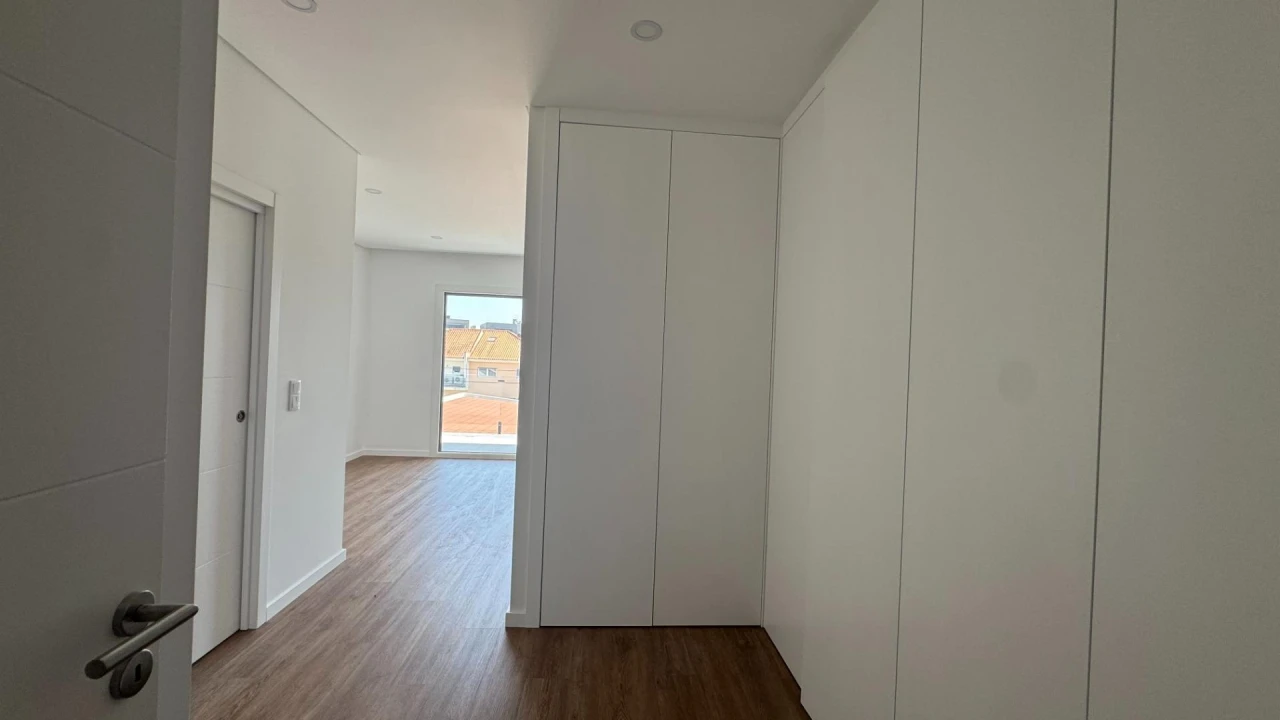 Moradia T4 para Venda em Fernao Ferro Foto 18