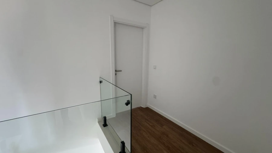 Moradia T4 para Venda em Fernao Ferro Foto 29
