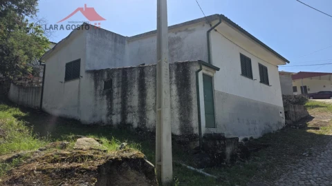 Moradia T3 para Venda em Cortiços