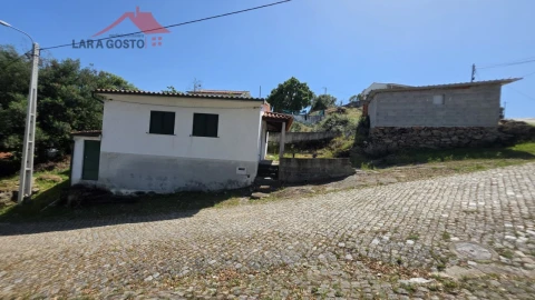 Moradia T3 para Venda em Cortiços