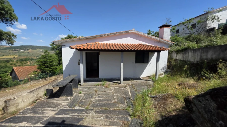 Moradia T3 para Venda em Cortiços Foto 3