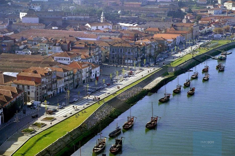 Escritório para Arrendamento em Santa Marinha e São Pedro da Afurada Foto 9