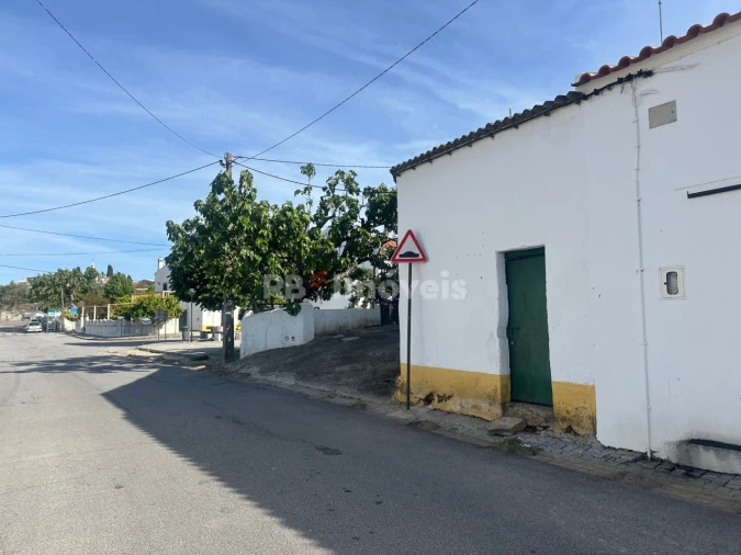 Moradia T1 para Venda em Monte da Pedra Foto 2