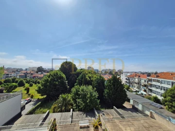 Apartamento T3 para Arrendamento em Cedofeita, Santo Ildefonso, Sé, Miragaia, São Nicolau e Vitória
