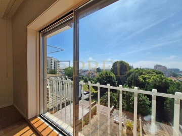 Apartamento T3 para Arrendamento em Cedofeita, Santo Ildefonso, Sé, Miragaia, São Nicolau e Vitória