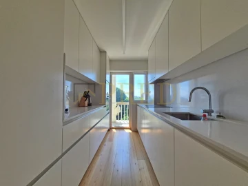 Apartamento T3 para Arrendamento em Cedofeita, Santo Ildefonso, Sé, Miragaia, São Nicolau e Vitória