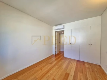 Apartamento T3 para Arrendamento em Cedofeita, Santo Ildefonso, Sé, Miragaia, São Nicolau e Vitória