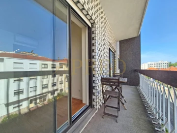 Apartamento T3 para Arrendamento em Cedofeita, Santo Ildefonso, Sé, Miragaia, São Nicolau e Vitória