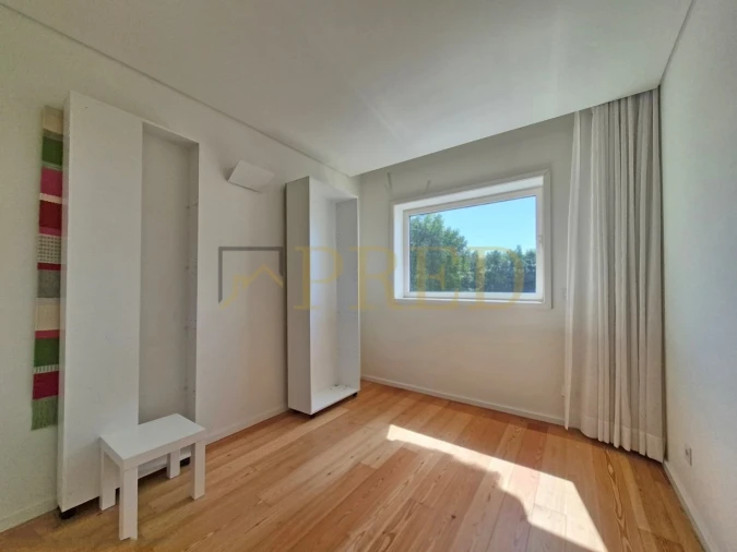 Apartamento T3 para Arrendamento em Cedofeita, Santo Ildefonso, Sé, Miragaia, São Nicolau e Vitória Foto 15