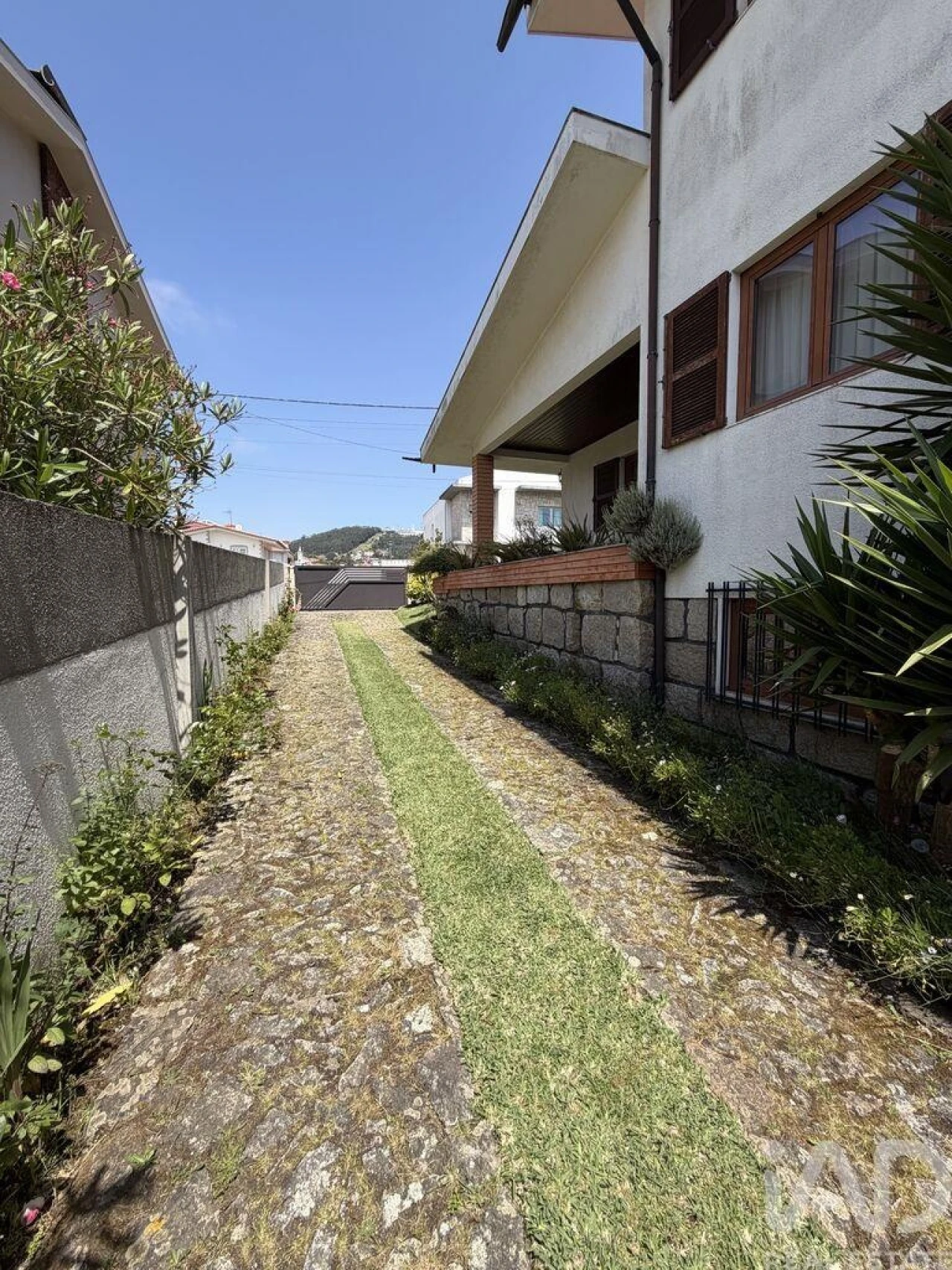 Moradia T4 para Venda em Laundos Foto 26
