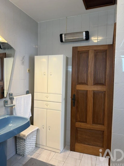 Moradia T4 para Venda em Laundos