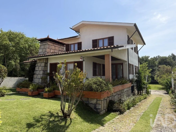 Moradia T4 para Venda em Laundos Foto 31