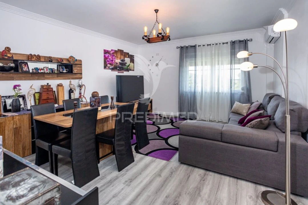 Apartamento T3 para Venda em Seixal, Arrentela e Aldeia de Paio Pires Foto 1