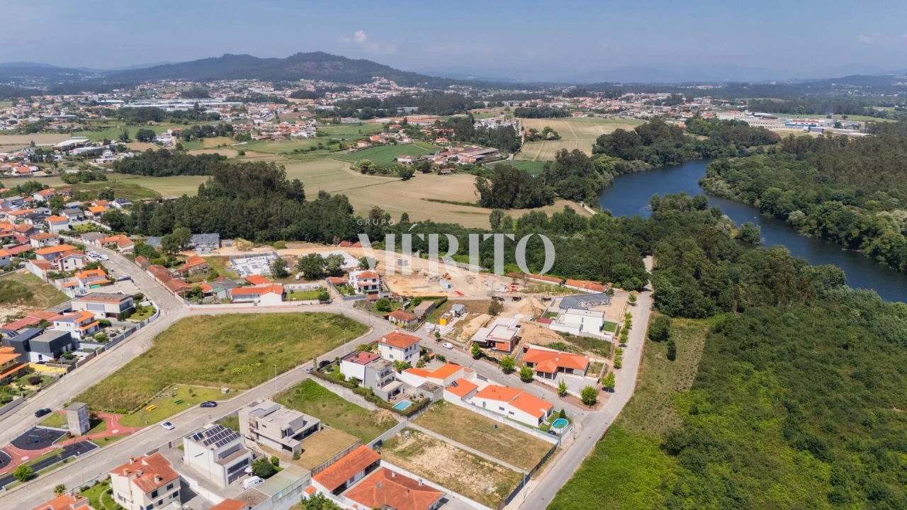 Moradia T4 para Venda em Tamel (São Verissimo) Foto 34