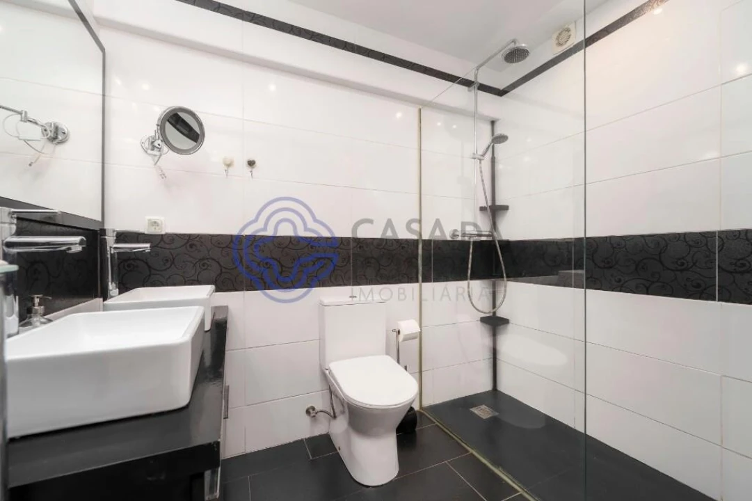 Apartamento T2 para Venda em Quarteira Foto 40