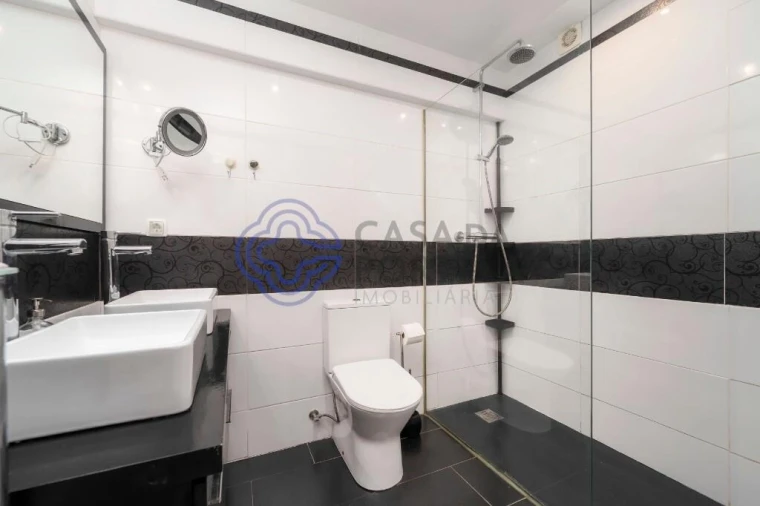 Apartamento T2 para Venda em Quarteira Foto 40