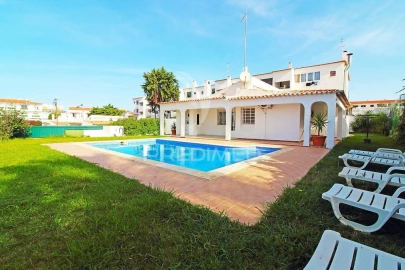 Moradia T4 para Venda em Albufeira e Olhos de Água
