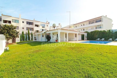 Moradia T4 para Venda em Albufeira e Olhos de Água