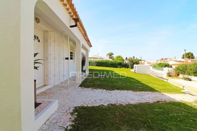 Moradia T4 para Venda em Albufeira e Olhos de Água