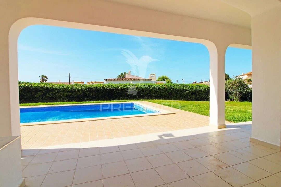 Moradia T4 para Venda em Albufeira e Olhos de Água Foto 5