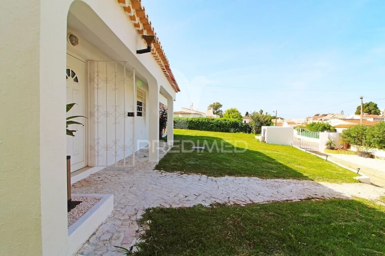 Moradia T4 para Venda em Albufeira e Olhos de Água Foto 11