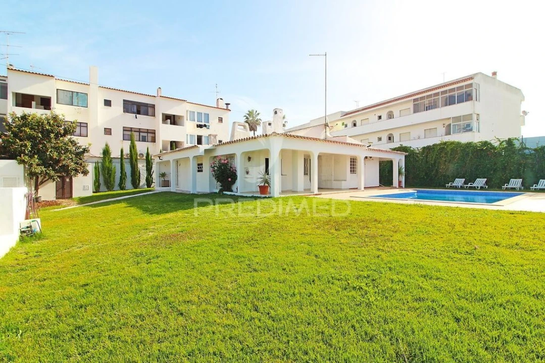 Moradia T4 para Venda em Albufeira e Olhos de Água Foto 3