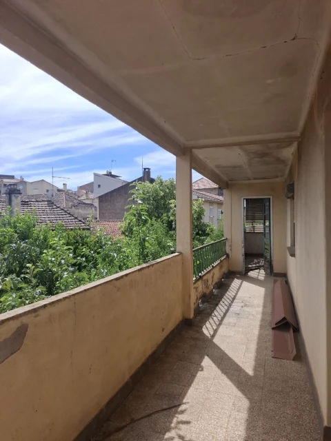 Moradia T8 para Venda em Alfandega da Fe