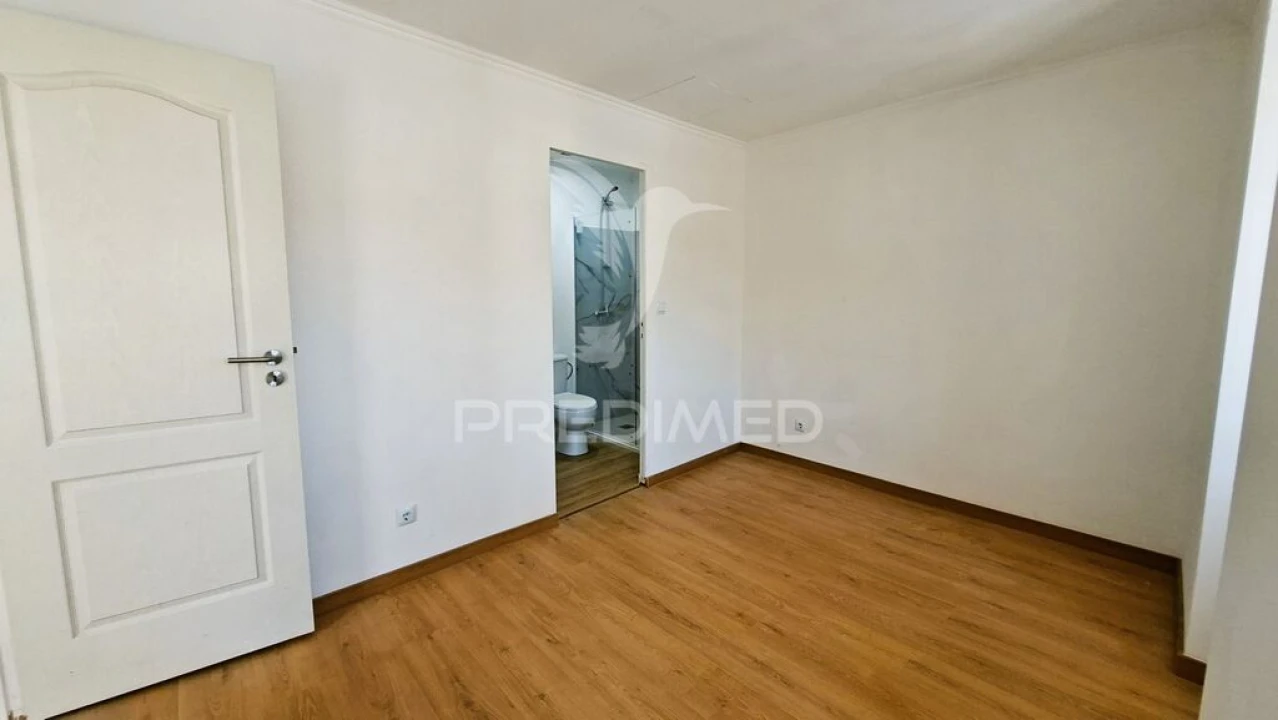 Moradia T2 para Venda em Camarate, Unhos e Apelação Foto 8
