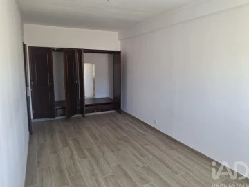 Apartamento T4 para Venda em Olhão