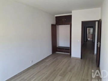 Apartamento T4 para Venda em Olhão