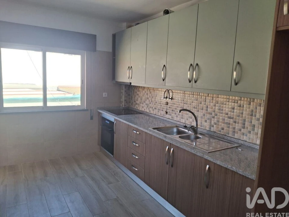 Apartamento T4 para Venda em Olhão Foto 3