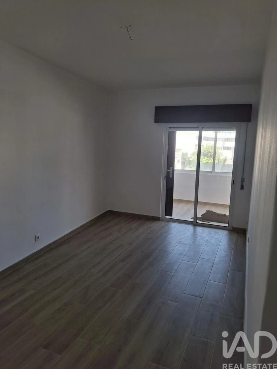 Apartamento T4 para Venda em Olhão Foto 23