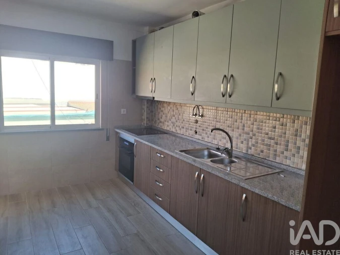 Apartamento T4 para Venda em Olhão Foto 3