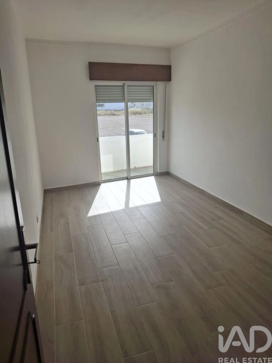 Apartamento T4 para Venda em Olhão Foto 14