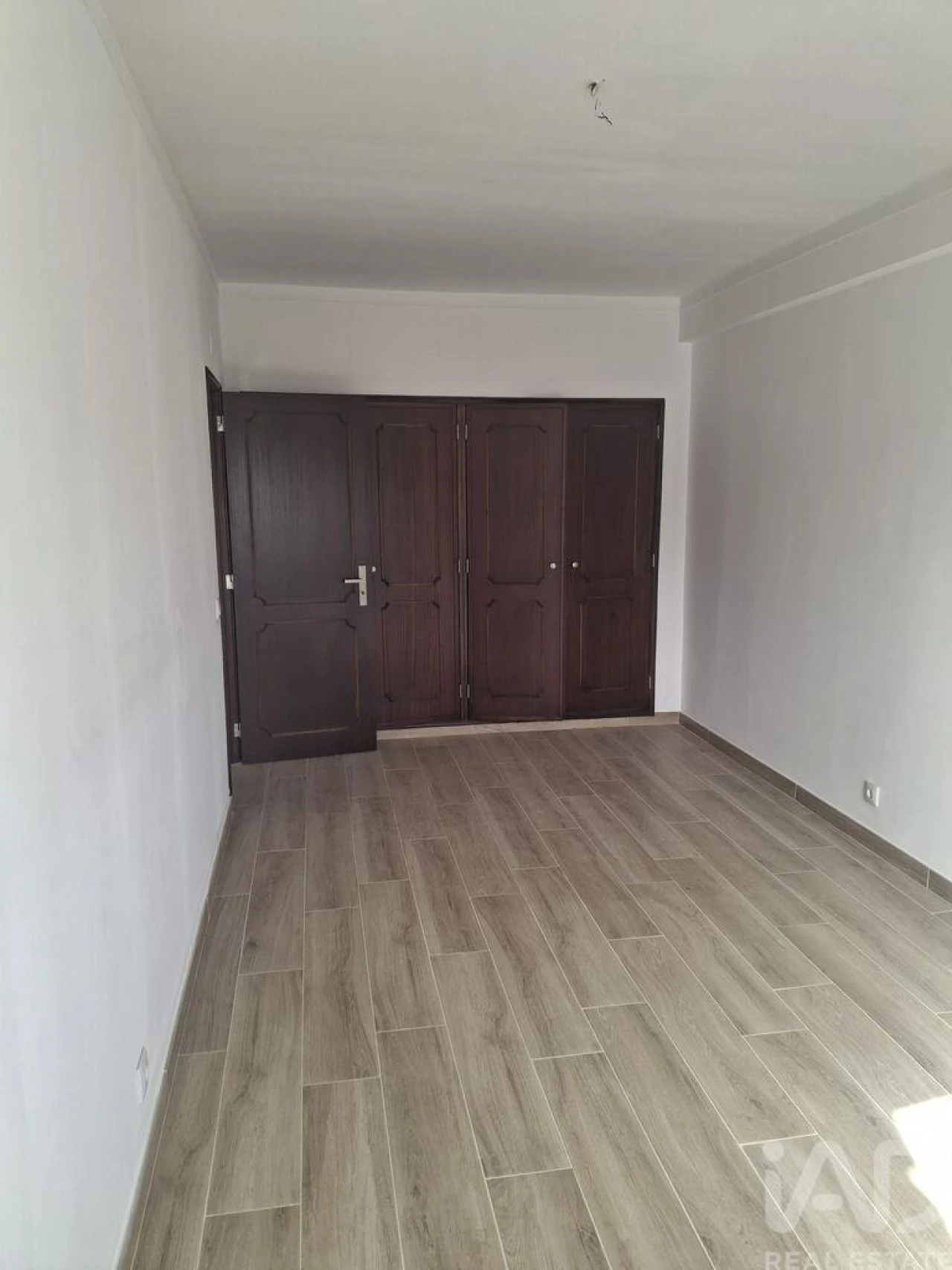 Apartamento T4 para Venda em Olhão Foto 8