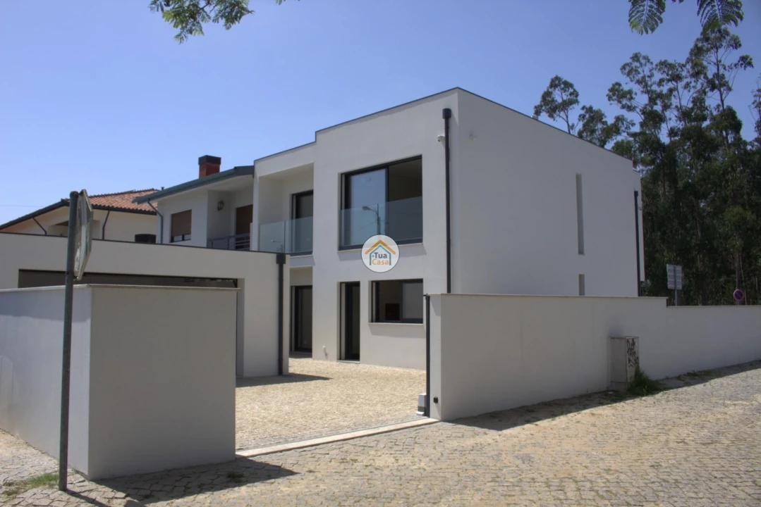 Moradia T3 para Venda em Moreira Foto 64
