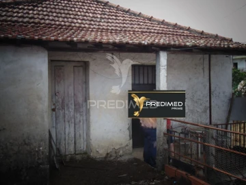 Moradia T4 para Venda em Andrães
