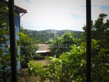 Moradia T4 para Venda em Andrães