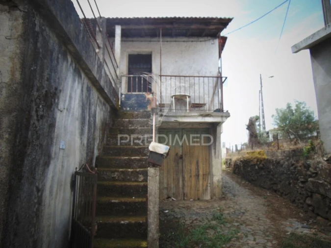 Moradia T4 para Venda em Andrães Foto 8