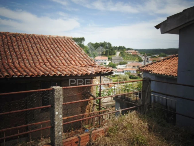 Moradia T4 para Venda em Andrães Foto 12