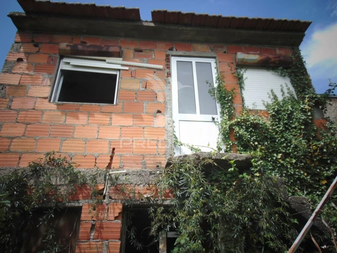 Moradia T4 para Venda em Andrães Foto 18