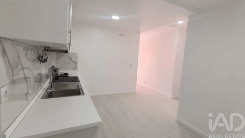 Moradia T2 para Venda em Funchal (Santa Luzia)